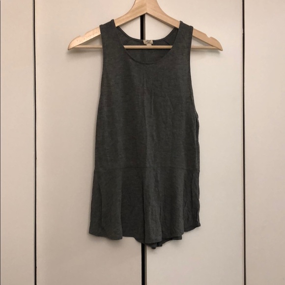 Aritzia Tops - Basic aritzia peplum top